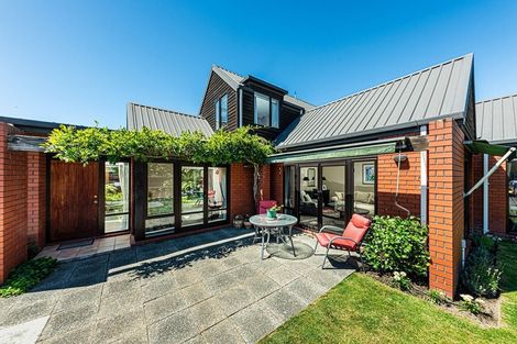 Photo of property in 5a Mclellan Place, Ilam, Christchurch, 8041