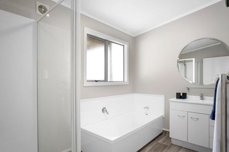 Photo of property in 18e Acacia Avenue, Kihikihi, Te Awamutu, 3800