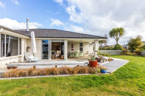 Photo of property in 94 Lisland Drive, Kinloch, Taupo, 3377