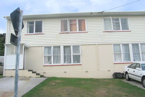 Photo of property in 11 Taiaroa Street, Strathmore Park, Wellington, 6022