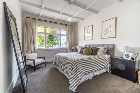 Photo of property in 36 Harbour View Road, Point Chevalier, Auckland, 1022