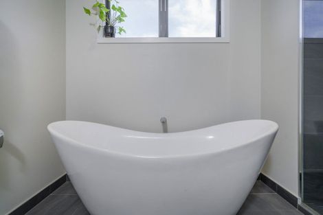 Photo of property in 14 Leeward Drive, Whitianga, 3510