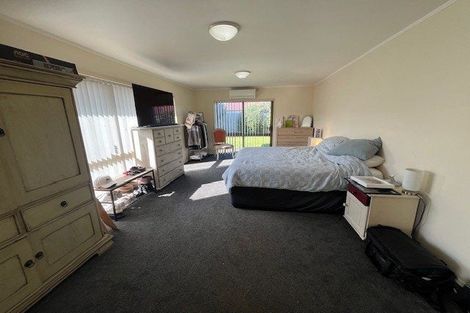 Photo of property in 32 Jillteresa Crescent, Half Moon Bay, Auckland, 2012