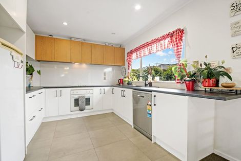 Photo of property in 30a Royton Avenue, Mangere East, Auckland, 2024