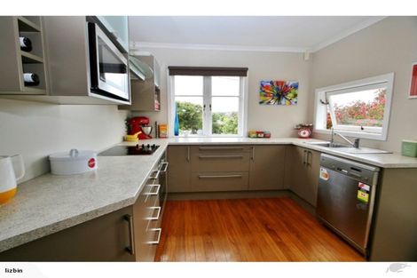 Photo of property in 77 Elliston Crescent, Stanmore Bay, Whangaparaoa, 0932