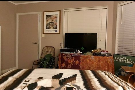 Photo of property in 16 Corlett Road, Plimmerton, Porirua, 5026