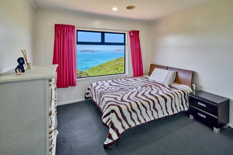 Photo of property in 8 Tamworth Crescent, Newlands, Wellington, 6037