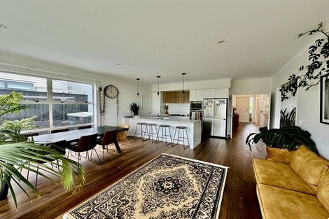 Photo of property in 19 Kukuwai Avenue, Red Beach, 0932