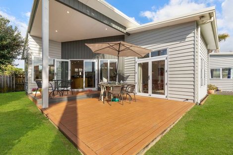 Photo of property in 13 Evans Road, Papamoa Beach, Papamoa, 3118