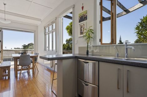 Photo of property in 101 Gover Street, New Plymouth, 4310