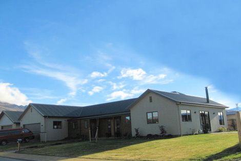 Photo of property in 15 Farrant Drive, Wanaka, 9305