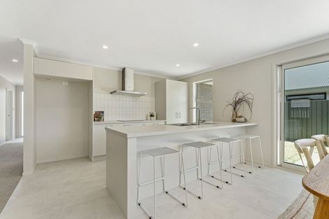 Photo of property in 23 Tabraham Crescent, Pyes Pa, 3112