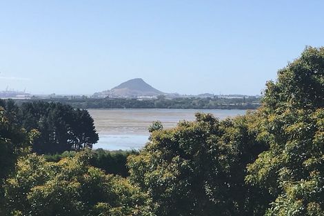 Photo of property in 1a Ngapeke Road, Welcome Bay, Tauranga, 3175