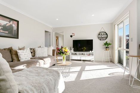 Photo of property in 16 Jasmine Place, Cambridge, 3434