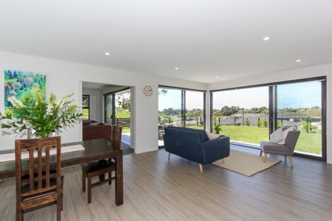 Photo of property in 2 Western Rise, Hurworth, New Plymouth, 4310