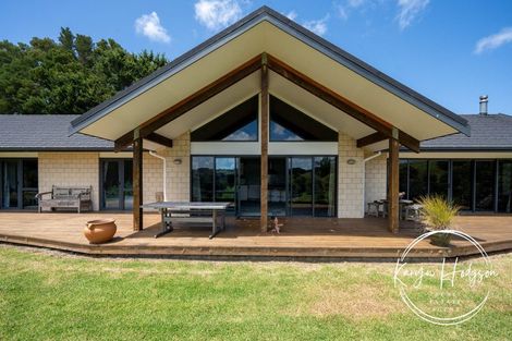 Photo of property in 87 Hurndall Street East, Maungaturoto, 0520