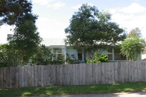 Photo of property in 6a Powell Place, Henderson, Auckland, 0610