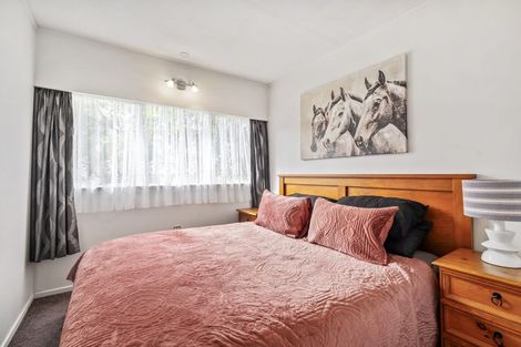 Photo of property in 17 Parkland Crescent, Terrace End, Palmerston North, 4410