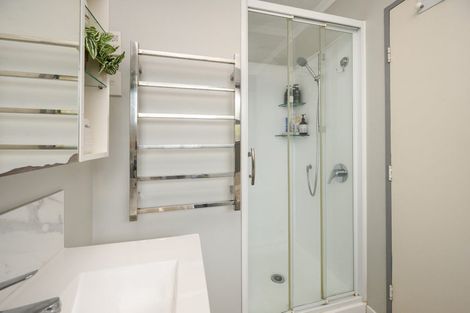 Photo of property in 83 Shamrock Street, Takaro, Palmerston North, 4412