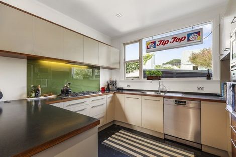 Photo of property in 98 Wilson Street, Newtown, Wellington, 6021