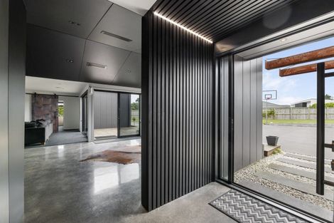 Photo of property in 9b Cross Street, Lepperton, New Plymouth, 4373