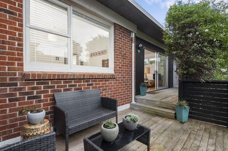 Photo of property in 4/20 Penning Road, Castor Bay, Auckland, 0620