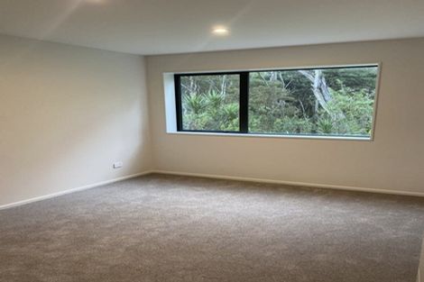 Photo of property in 1 Satchell Place, Birkenhead, Auckland, 0626
