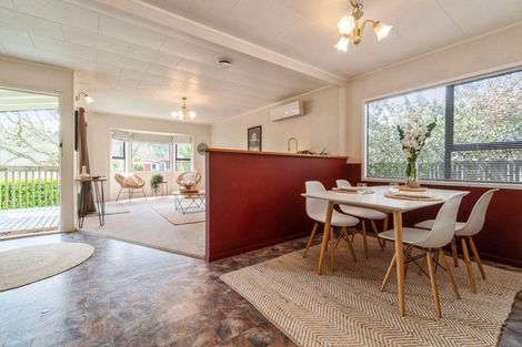 Photo of property in 21 Redlands Grove, Swanson, Auckland, 0612