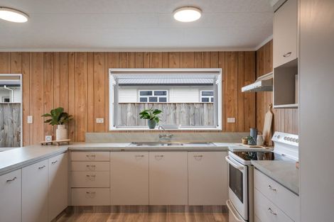 Photo of property in 50c Winchester Street, Levin, 5510