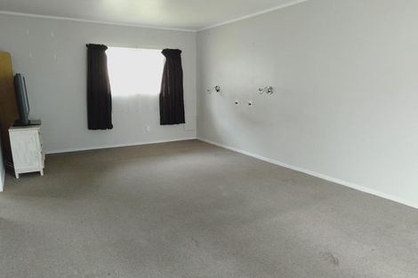 Photo of property in 110 Reeves Road, Pakuranga Heights, Auckland, 2010