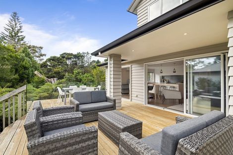 Photo of property in 29d Greenhithe Road, Greenhithe, Auckland, 0632