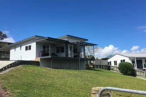 Photo of property in 45 Seaview Road, Cable Bay, 0420