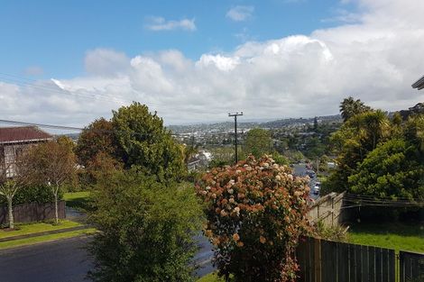 Photo of property in 204 East Coast Road, Forrest Hill, Auckland, 0620