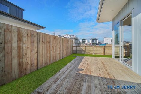 Photo of property in 67 Whare Kauri Road, Papakura, 2110