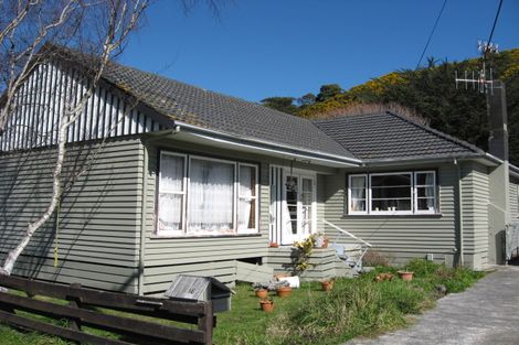 Photo of property in 16 Dover Road, Wainuiomata, Lower Hutt, 5014