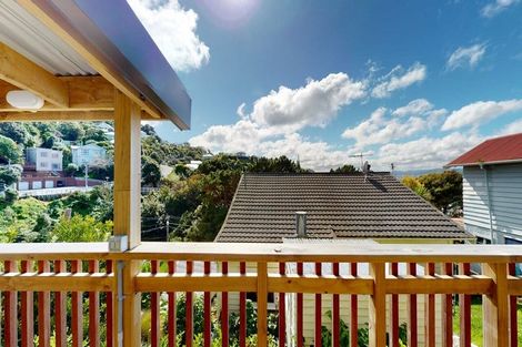 Photo of property in 120 Sutherland Road, Melrose, Wellington, 6023