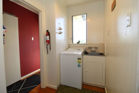 Photo of property in 35 Rhodes Street, Waimate, 7924