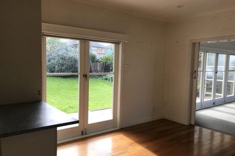 Photo of property in 12 Tiroroa Avenue, Te Atatu South, Auckland, 0610