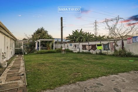 Photo of property in 8 Julian Place, Otara, Auckland, 2023