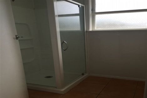 Photo of property in 48 Lauderdale Road, Birkdale, Auckland, 0626