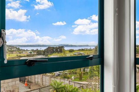 Photo of property in 3 Delshaw Avenue, Stanmore Bay, Whangaparaoa, 0932