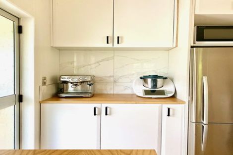 Photo of property in 17 Forest Road, Raumati South, Paraparaumu, 5032