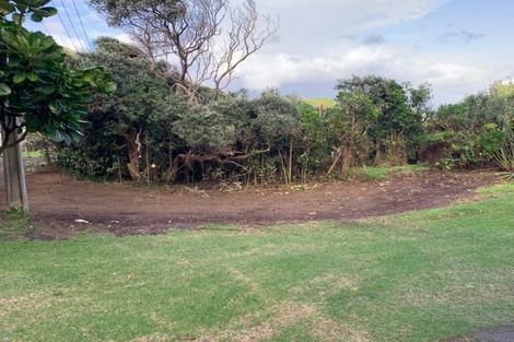 Photo of property in 17 Cynthia Place, Baylys Beach, 0377