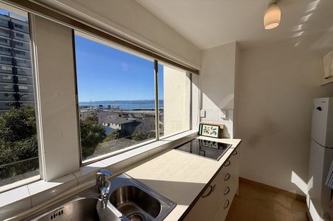 Photo of property in Grosvenor Flats, 19 Cottleville Terrace, Thorndon, Wellington, 6011