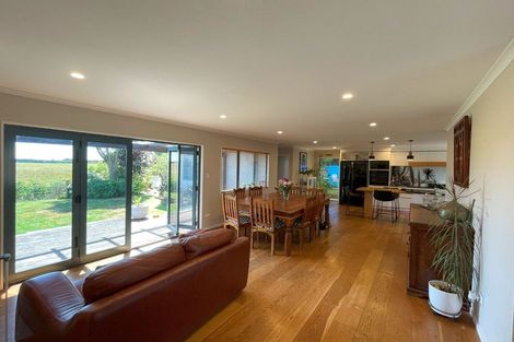 Photo of property in 2a Kaitake Place, Oakura, 4314