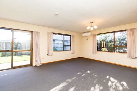 Photo of property in 1/24 Sawtell Place, Northcote, Christchurch, 8052