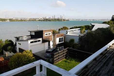 Photo of property in 107 Norwood Road, Bayswater, Auckland, 0622