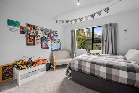 Photo of property in 2/53 Topliss Drive, Northcross, Auckland, 0632