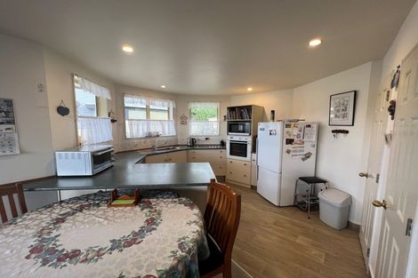 Photo of property in 32 Waterloo Street, Dannevirke, 4930