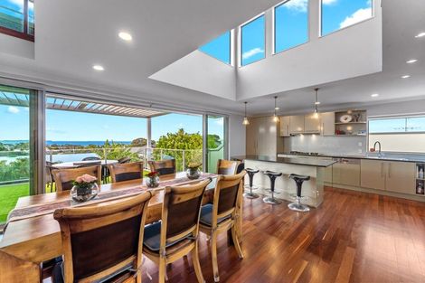 Photo of property in 5b Rahopara Street, Castor Bay, Auckland, 0620